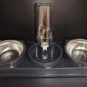 3 u 1 hranilica za ljubimce sa Inox Činijama i Automatskom Pojilicom